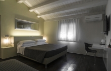 Interno camera 5 / Dependance Interno camera 5 / Dependance